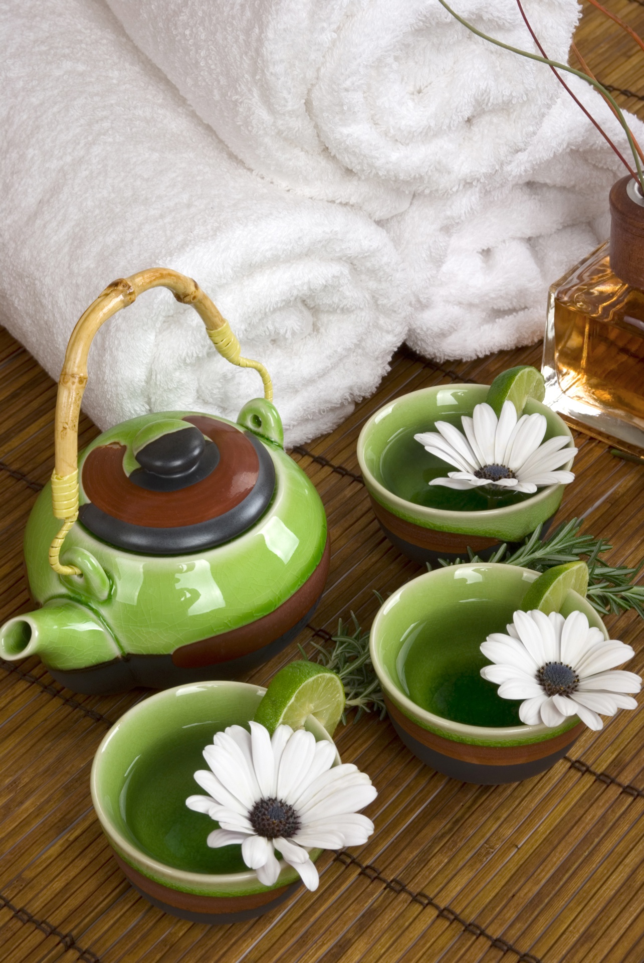 Eine Tasse Tee vor der Massage entspannt